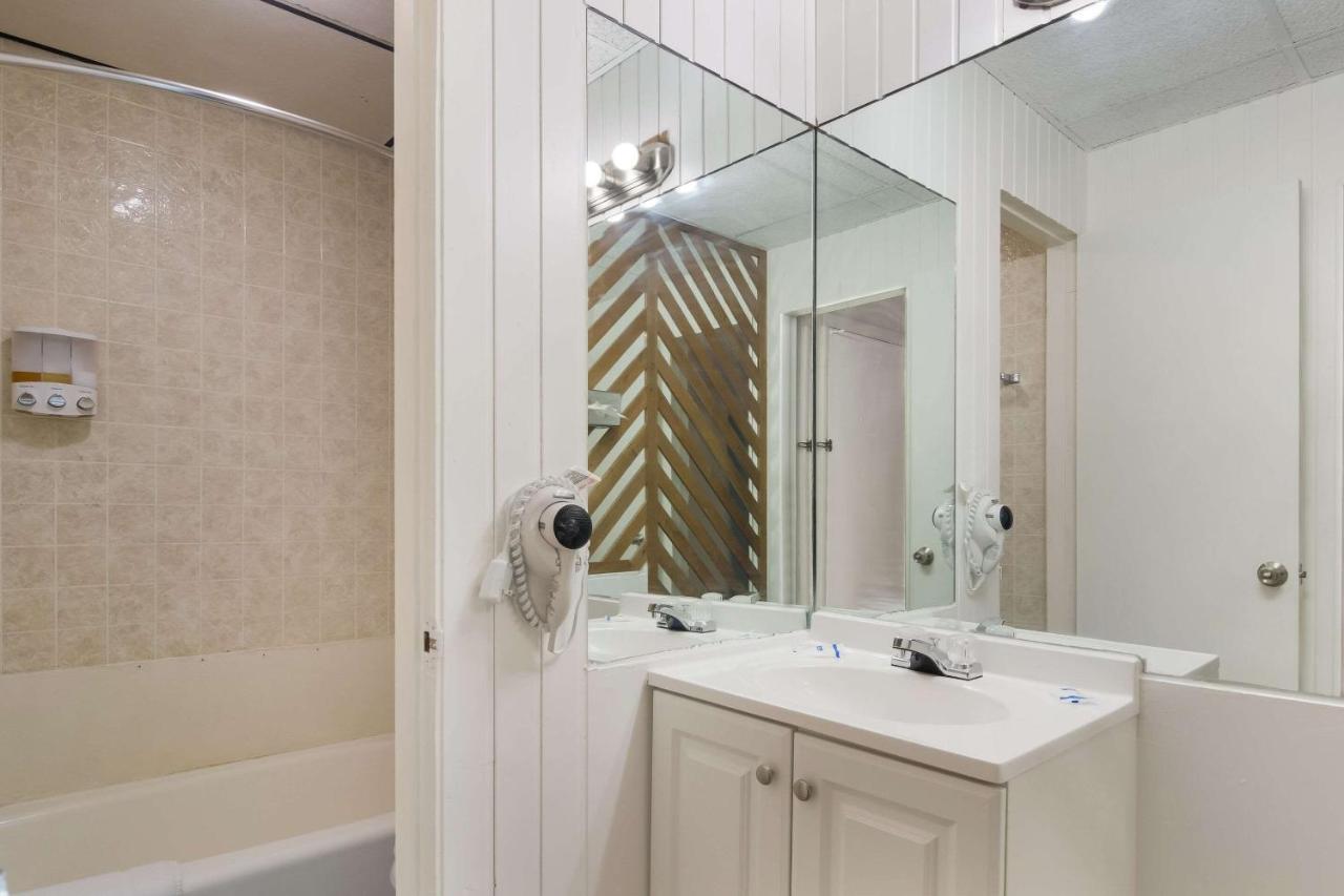 Rodeway Inn & Suites Sidney Historic Downtown I-80 Экстерьер фото