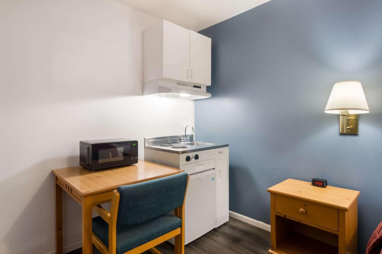 Rodeway Inn & Suites Sidney Historic Downtown I-80 Экстерьер фото