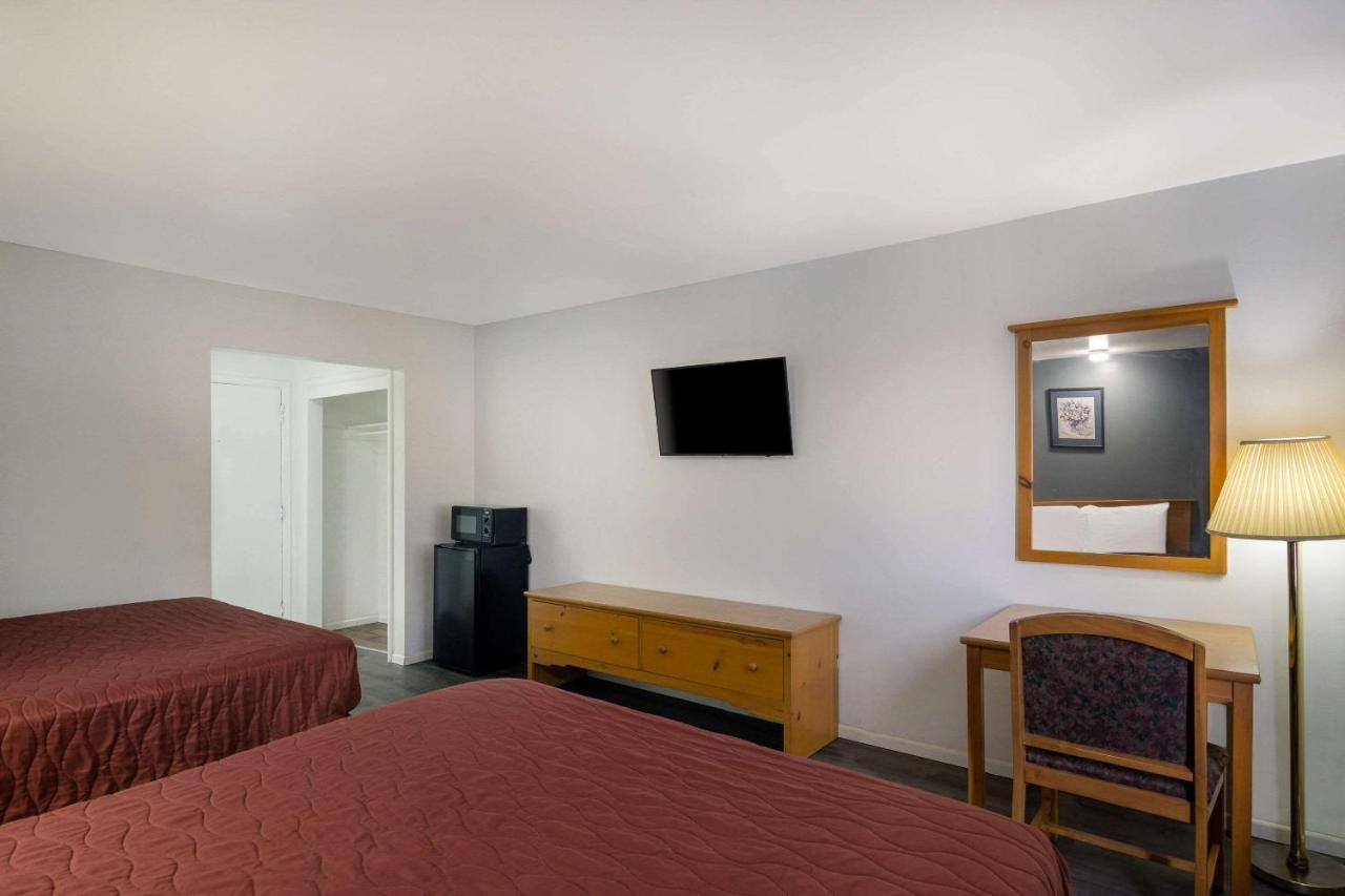 Rodeway Inn & Suites Sidney Historic Downtown I-80 Экстерьер фото