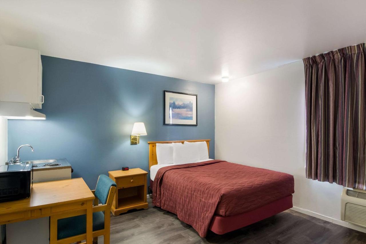 Rodeway Inn & Suites Sidney Historic Downtown I-80 Экстерьер фото