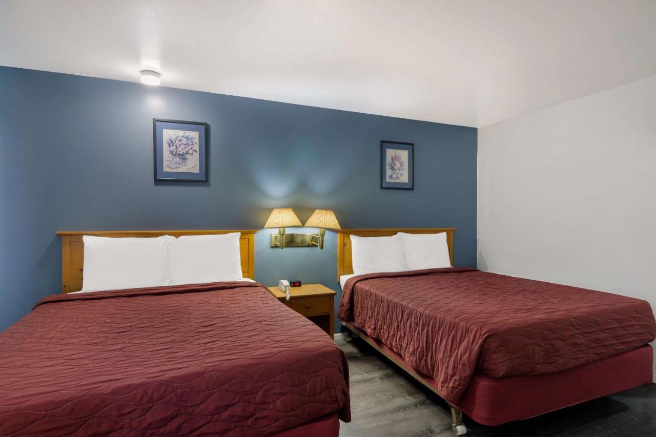 Rodeway Inn & Suites Sidney Historic Downtown I-80 Экстерьер фото