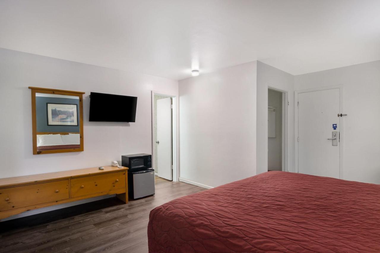 Rodeway Inn & Suites Sidney Historic Downtown I-80 Экстерьер фото