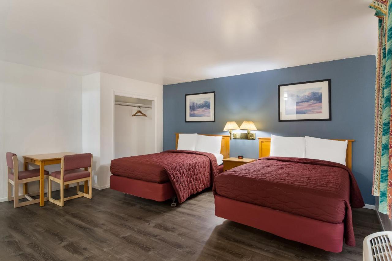 Rodeway Inn & Suites Sidney Historic Downtown I-80 Экстерьер фото